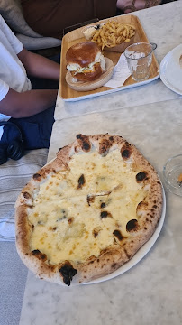 Pizza du Restaurant Les Grandes Halles du Vieux-Port à Marseille - n°17