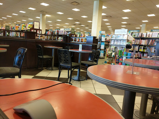 Book Store «Barnes & Noble», reviews and photos, 1446 N Litchfield Rd, Goodyear, AZ 85395, USA