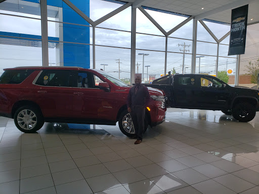 Chevrolet Dealer «Jake Sweeney Chevrolet», reviews and photos, 33 W Kemper Rd, Cincinnati, OH 45246, USA