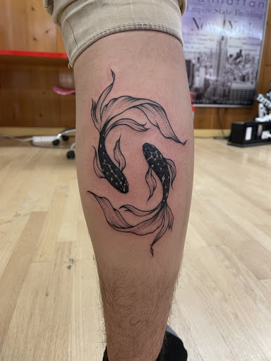 Tattoo Shop «Queen Bee Tattoo & Gallery», reviews and photos, 230 Main St, Springfield, OR 97477, USA