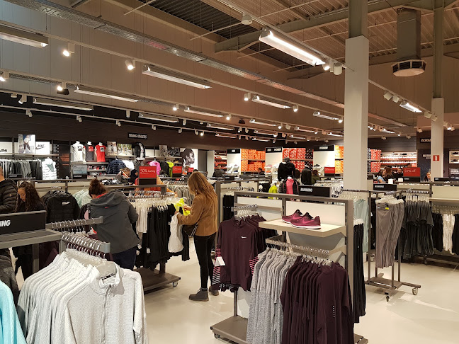 Beoordelingen van Nike Factory Store in Antwerpen - Sportwinkel