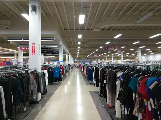 Shopping Mall «Southland Shopping Center», reviews and photos, 6944 W 130th St, Middleburg Heights, OH 44130, USA