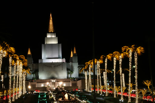 Pizza Restaurant «Round Table Pizza», reviews and photos, 2854 Mountain Blvd, Oakland, CA 94602, USA