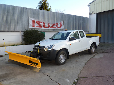LOC ALPES LOCATION CAMION ACHAT CAMION VENTE UTILITAIRE DISTRIBUTEUR ISUZU TRUCKS à Bobigny