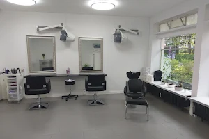 Coiffeur Bettina image