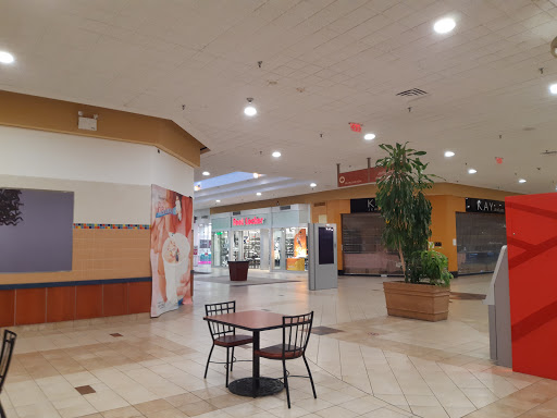Shopping Mall «The Mall at Whitney Field», reviews and photos, 100 Commercial Rd, Leominster, MA 01453, USA
