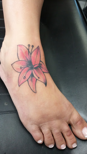 Tattoo Shop «Island Tattoo & Piercings», reviews and photos, 6600 Manatee Ave W, Bradenton, FL 34209, USA