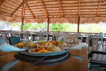 Restaurante Casa Chiquita - V9C4+24J, Carretera Cueva de los Pescadores, Cabo Rojo 84000, Dominican Republic