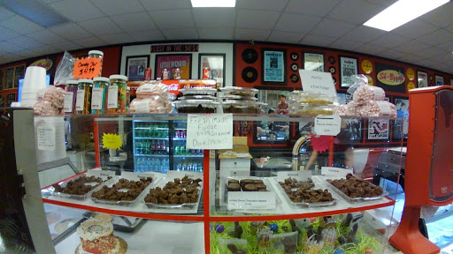 Dessert Shop «SH-Booms Ice Cream & The Oldies», reviews and photos, 42609 US-27, Davenport, FL 33837, USA
