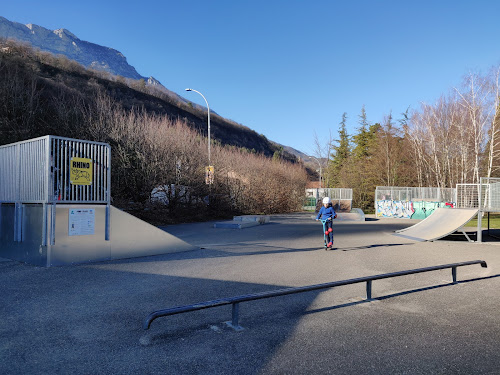 attractions Skate Park Claix Claix