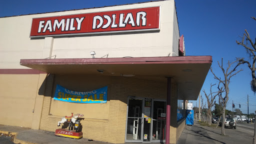 FAMILY DOLLAR, 108 W Broad St, Groveland, FL 34736, USA, 