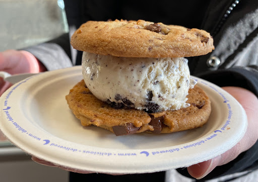 Cookie Shop «Insomnia Cookies», reviews and photos, 502 E John St #5, Champaign, IL 61820, USA