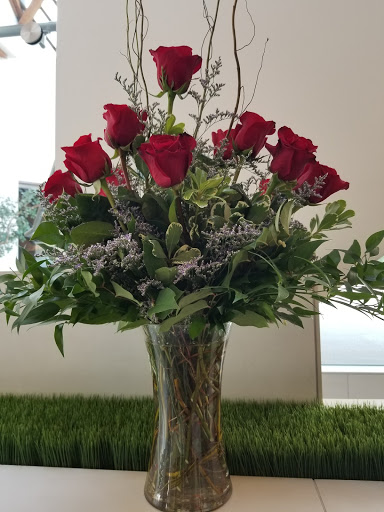 Florist «Event Connoisseur Flowers & Gifts», reviews and photos, 39 New London Turnpike #116, Glastonbury, CT 06033, USA