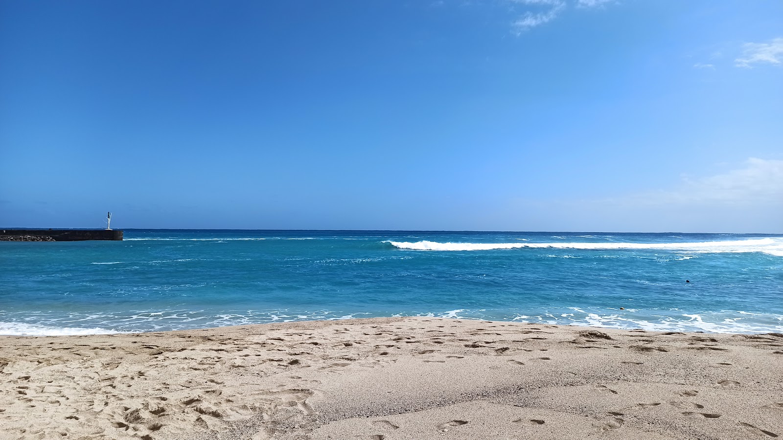 Fotografija Black Rocks Beach z visok stopnjo čistoče