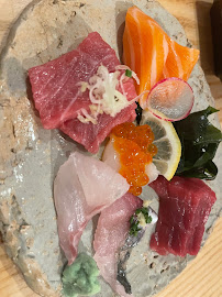 Sashimi du Restaurant de sushis Le Bar à sushi Izumi à Paris - n°9