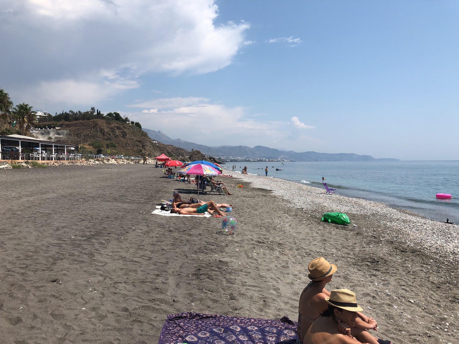 Φωτογραφία του Playa el Penoncillo με γκρίζα άμμος επιφάνεια