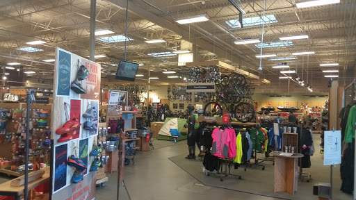 Camping Store «REI», reviews and photos, 735 NW Gilman Blvd, Issaquah, WA 98027, USA