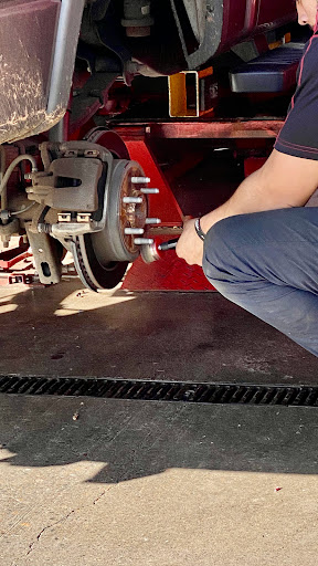 Tire Shop «Discount Tire Store - Tigard, OR», reviews and photos, 11462 SW Pacific Hwy, Tigard, OR 97223, USA