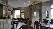 Atmosphère du Restaurant grec Restaurant MYTHOS à Valenciennes - n°14