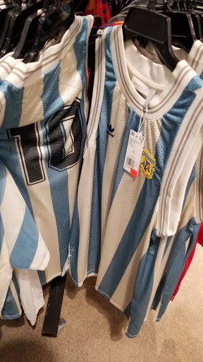 Fashion Accessories Store «Michael Kors», reviews and photos, 5050 Factory Shops Blvd #320, Castle Rock, CO 80108, USA