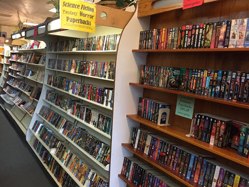 Used Book Store «Book Corner Tampa Bay», reviews and photos, 728 W Lumsden Rd, Brandon, FL 33511, USA