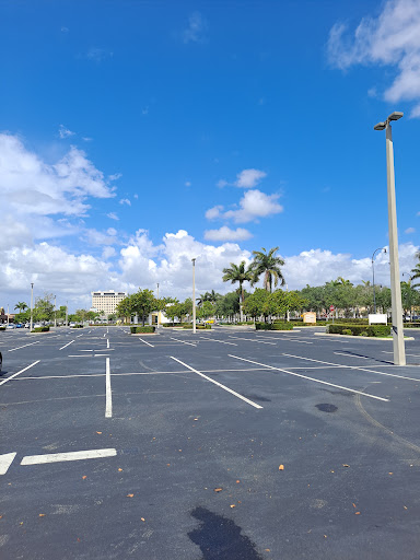 Discount Store «Dollar General», reviews and photos, 1620 E Hallandale Beach Blvd, Hallandale Beach, FL 33009, USA