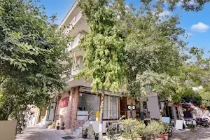 OYO Flagship Hotel Kailash Inn image