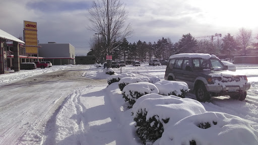 Grocery Store «HT Oaktree Market», reviews and photos, 10008 Aurora Ave N, Seattle, WA 98133, USA