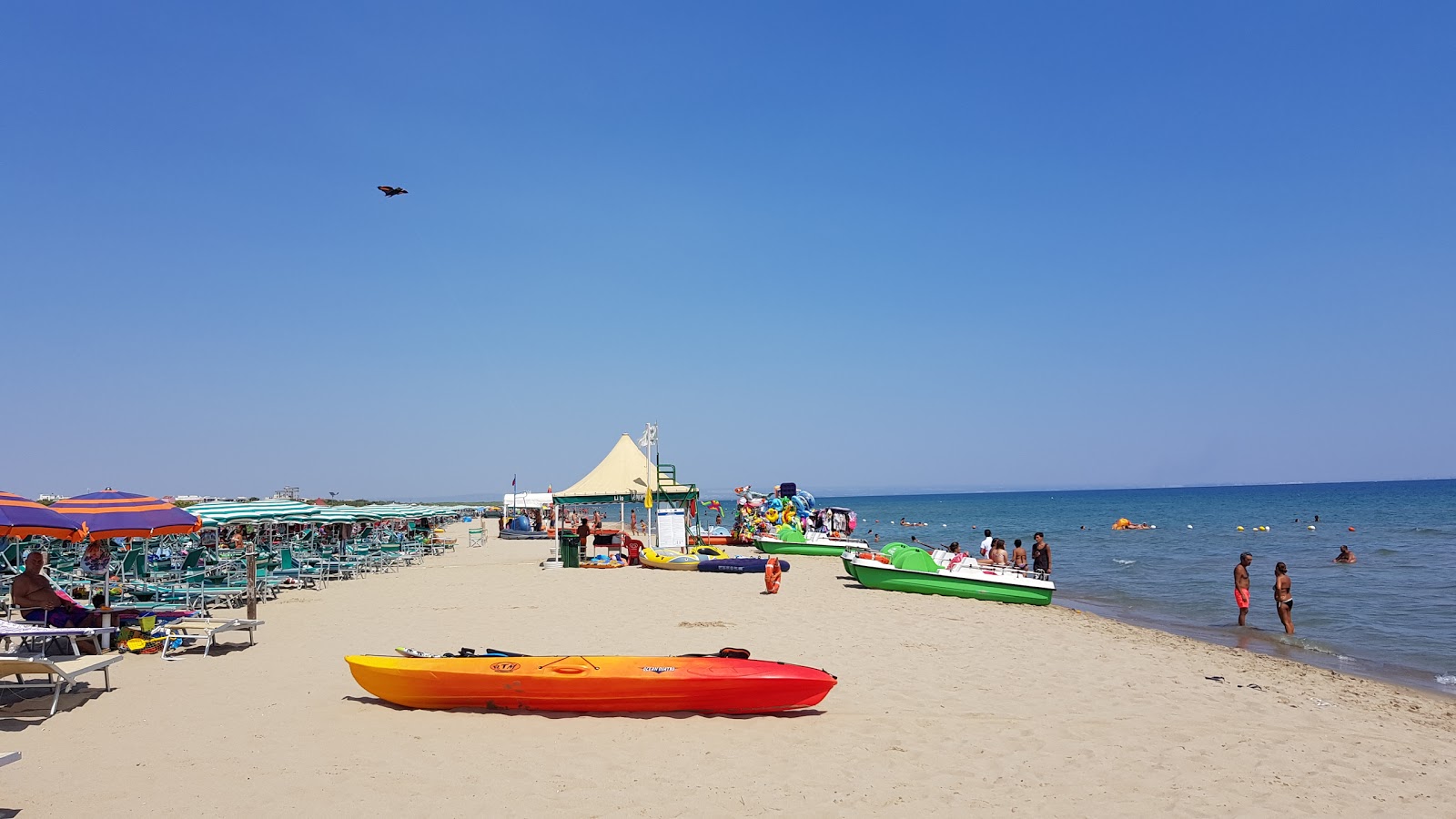 Photo de Plage de Ginosa Marina partiellement zone de villégiature
