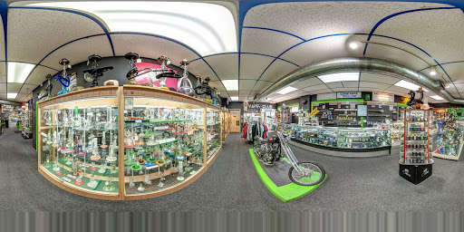 Tobacco Shop «Knuckleheads Tobacco & Gifts», reviews and photos, 550 State St, Madison, WI 53703, USA