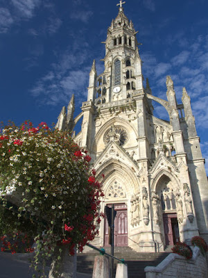 Basilique Notre-Dame-des-Enfants à Châteauneuf-sur-Cher