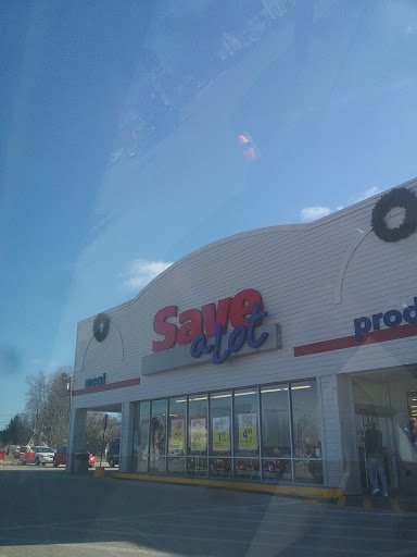 Grocery Store «Save-A-Lot», reviews and photos, 822 Lake Ave, Ashtabula, OH 44004, USA
