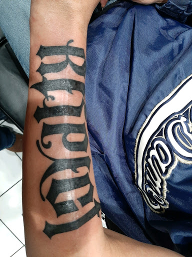 Tattoo Shop «Red Dragon Tattoo & Piercing», reviews and photos, 9242 Colerain Ave, Cincinnati, OH 45251, USA