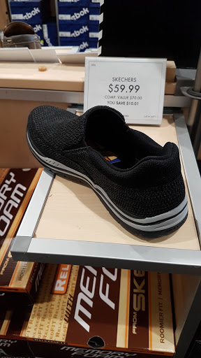 Shoe Store «DSW Designer Shoe Warehouse», reviews and photos, 520 E Waterfront Dr, Homestead, PA 15120, USA