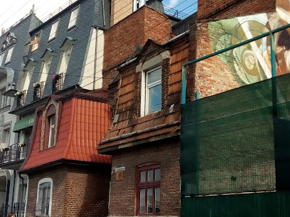 Найперший будинок з цегли у Львові