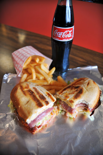 Restaurant «Celina Wine Store», reviews and photos, 716 W Logan St, Celina, OH 45822, USA