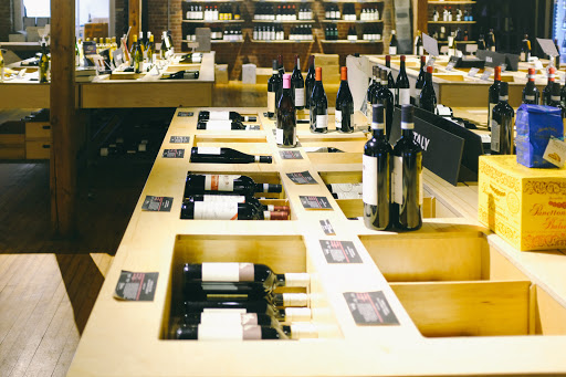 Wine Store «Dedalus Wine Shop, Market & Wine Bar», reviews and photos, 388 Pine St, Burlington, VT 05401, USA