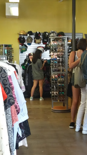 Used Clothing Store «Buffalo Exchange Houston», reviews and photos, 2901 S Shepherd Dr, Houston, TX 77098, USA