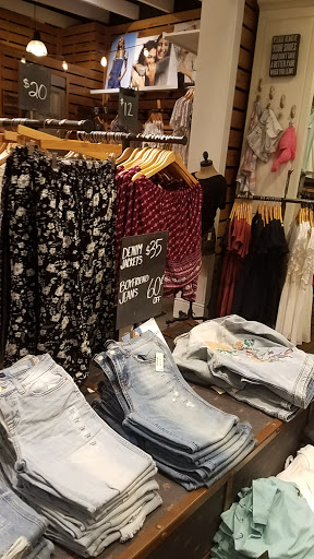 Clothing Store «Aéropostale», reviews and photos, 1500 Polaris Pkwy, Columbus, OH 43240, USA