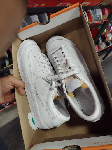 Sporting Goods Store «Nike Clearance Store», reviews and photos, 5000 S Arizona Mills Cir #240, Tempe, AZ 85282, USA