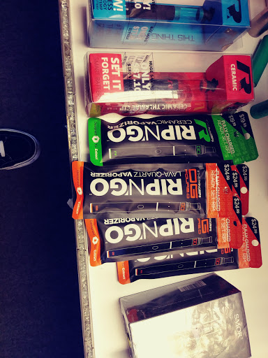 Tobacco Shop «Inferno Smoke Shop», reviews and photos, 2110 Mariner Blvd, Spring Hill, FL 34609, USA