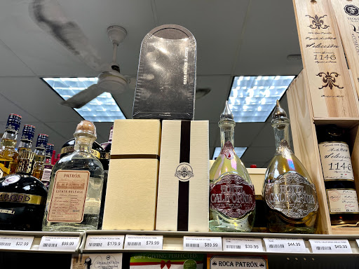 Liquor Store «One Stop Spirit Shop», reviews and photos, 339 New London Turnpike, Glastonbury, CT 06033, USA