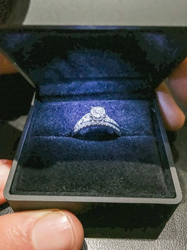 Jewelry Store «Robbins Brothers», reviews and photos, 2200 1st Ave, Seattle, WA 98121, USA