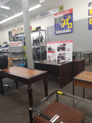 Office Supply Store «Staples», reviews and photos, 2080 W Empire Ave, Burbank, CA 91504, USA