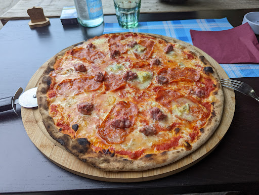 Bar ristorante pizzeria 103 We Tip in Sarre, Valle dAosta
