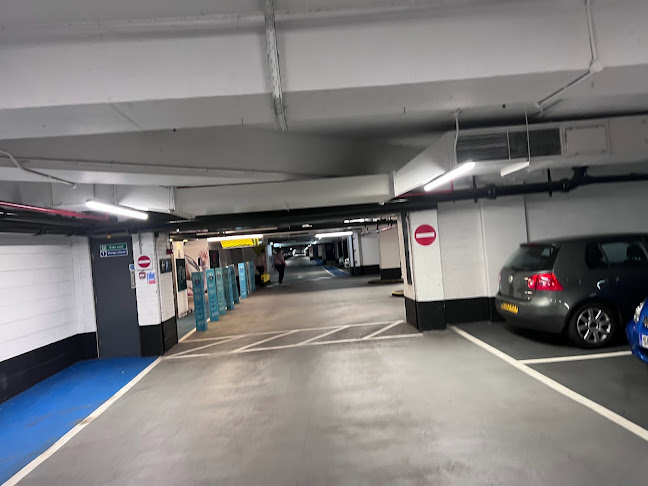 Victoria Centre Car Park - Parking garage