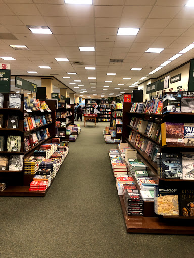 Book Store «Barnes & Noble», reviews and photos, 5701 Sunset Dr #196, South Miami, FL 33143, USA