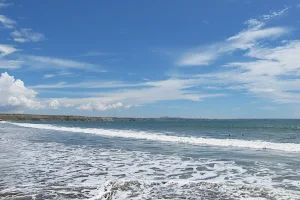 Playa La Esmeralda sector sur image