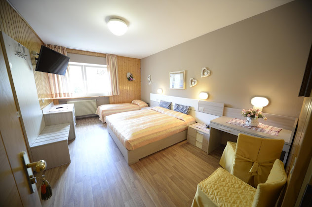 Chambres hôtels Albergo Micamada 38050 Calceranica al lago