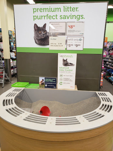 Pet Supply Store «Petco Animal Supplies», reviews and photos, 3000 Gateway St #220, Springfield, OR 97477, USA
